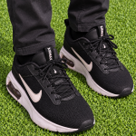 Nike Air Max Axis Shoes