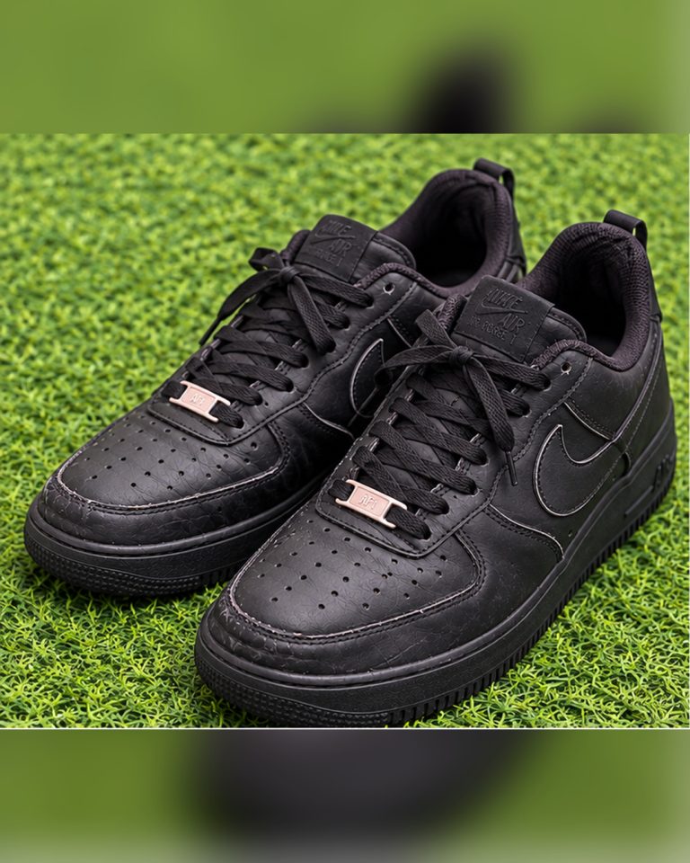 Nike Air Force 1 '07 Sneakers in Pakistan