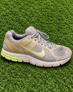 Nike Zoom Vomero 5 Sneakers